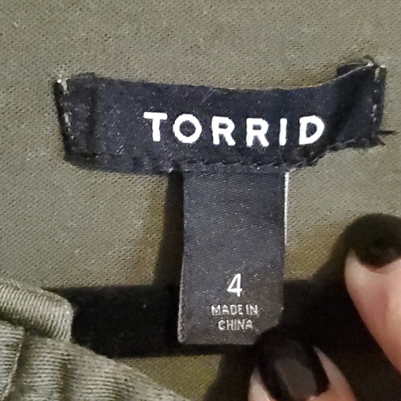 TORRID ARMY GREEN LIGHTWEIGHT. SZ 4X /26. OUTDOORS. CAMPING - Picture 4 of 8